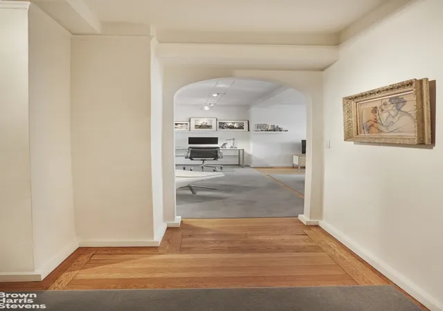 Photo 4 of House for sale at 2 Horatio St #4B, New York, NY 10014 | MLS# RLS20051416 | Listing updated on 2025-12-21