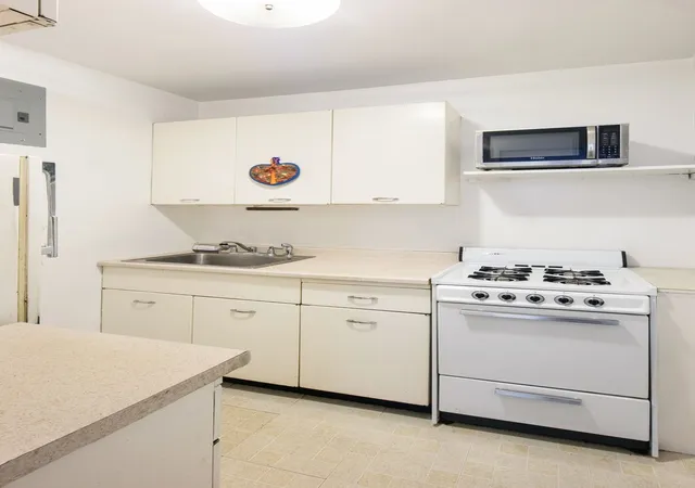 Photo 3 of House for sale at 201 E 21st Street #5M, New York City, NY 10010 | MLS# RLS20051420 | Listing updated on 2026-03-21