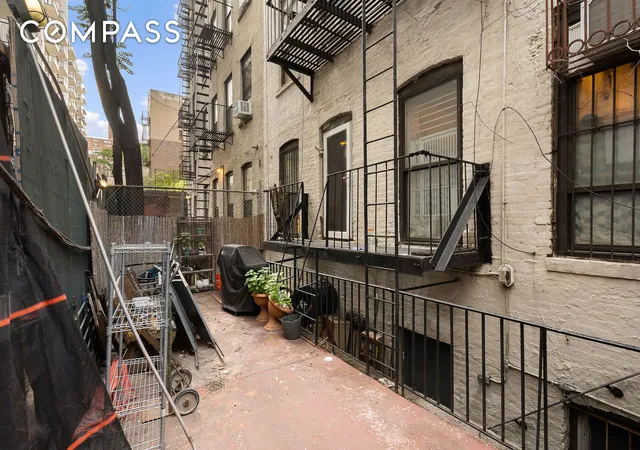 Photo 3 of House for sale at 185 E 2Nd St #D, New York, NY 10009 | MLS# RLS20051482 | Listing updated on 2025-12-29