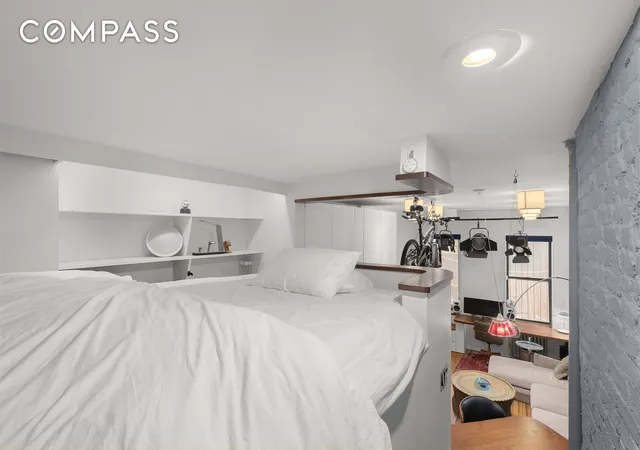 Photo 4 of House for sale at 185 E 2Nd St #D, New York, NY 10009 | MLS# RLS20051482 | Listing updated on 2025-12-29