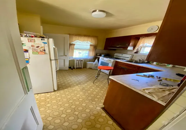 Photo 4 of Sale Pending at 190-59 112Th Ave, Saint Albans, NY 11412 | MLS# RLS20051534 | Listing updated on 2026-02-19