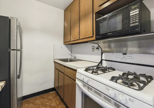 Photo 4 of House for sale at 155 W 68Th St #1807, New York, NY 10023 | MLS# RLS20051563 | Listing updated on 2025-10-07