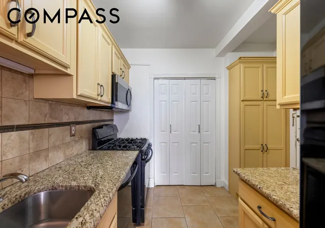 Photo 3 of House for sale at 9 Fordham Hl Oval #7H, New York City, NY 10468 | MLS# RLS20052376 | Listing updated on 2026-08-02