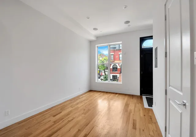 Photo 3 of Sale Pending at 4 Alice Ct, New York City, NY 11213 | MLS# RLS20052479 | Listing updated on 2026-07-28