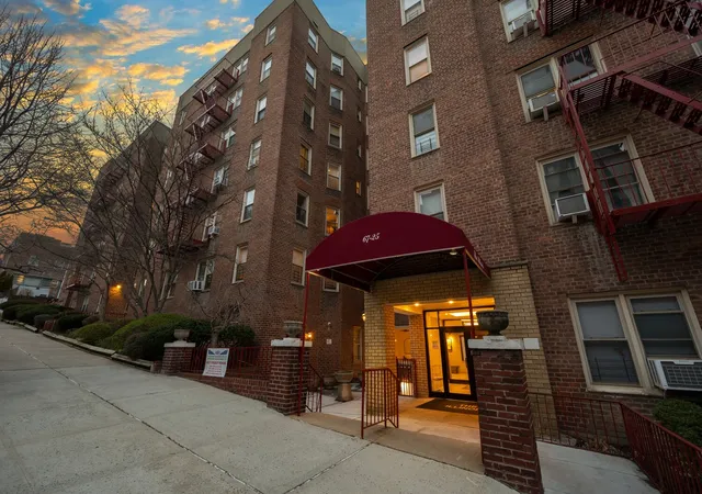 3rd image of 67-25 Clyde St #7H, Forest Hills, NY 11375 | MLS# RLS20052748