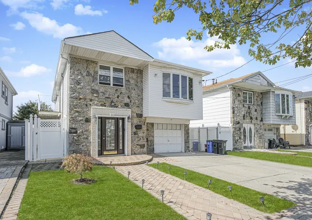 3rd image of 80 Freedom Ave, New York City, NY 10314 | MLS# RLS20052759