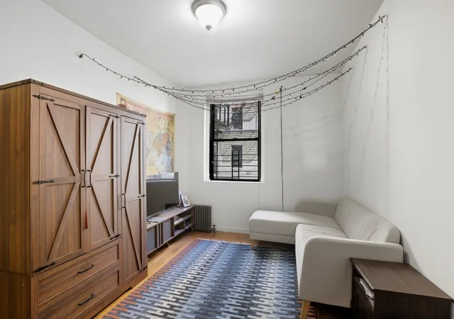 3rd image of 21-05 33Rd St #1G, Astoria, NY 11105 | MLS# RLS20052825