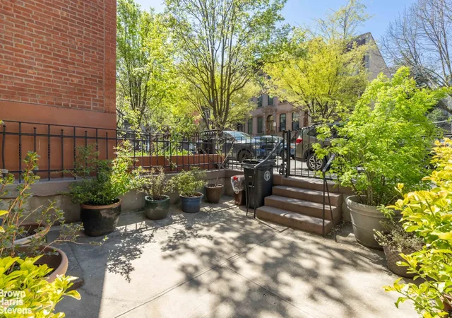 2nd image of 7 E 129Th St, New York, NY 10035