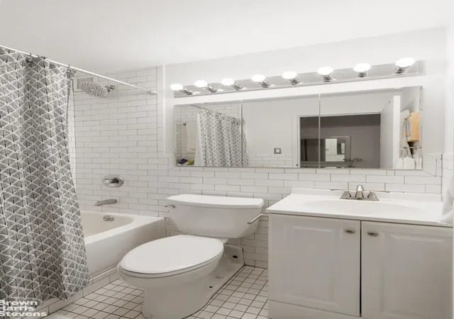 Photo 3 of House for sale at 350 W 14Th St #2D, New York, NY 10014 | MLS# RLS20053140 | Listing updated on 2026-01-18