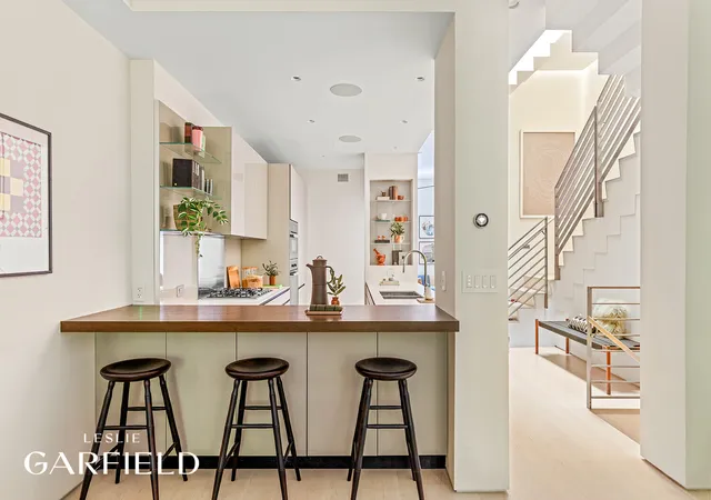 Photo 3 of Single family home for sale at 240 E 61st Street, New York, NY 10065 | MLS# RLS20053152 | Listing updated on 2026-04-21