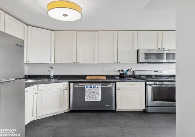 Listing Photo 4 - Condo for sale in building located at 361 Clinton Ave, New York City, NY 11238 - Unit #12C