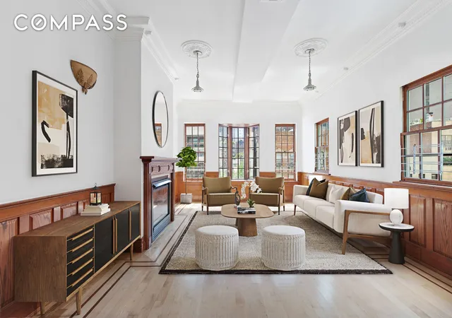 1st image of 245 E 52nd St, New York, NY 10022 | MLS# RLS20053318