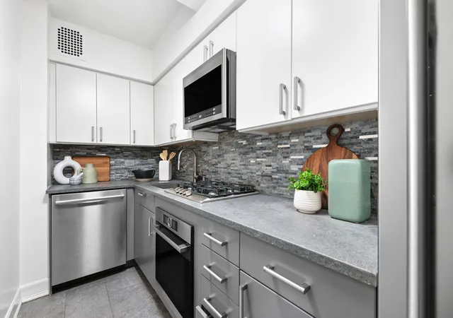 Photo 2 of Sale Pending at 305 E 72nd Street #3DS, New York City, NY 10021 | MLS# RLS20053515 | Listing updated on 2026-07-30