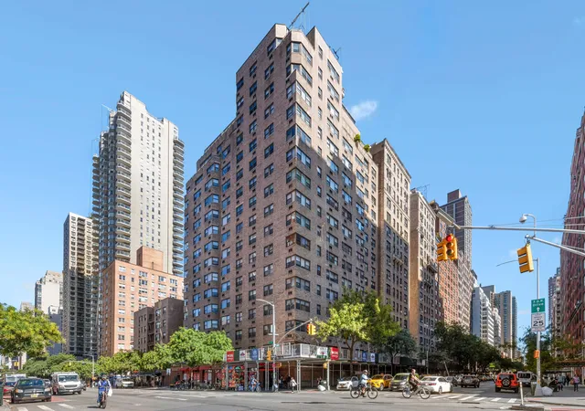 Photo 4 of Sale Pending at 305 E 72nd Street #3DS, New York City, NY 10021 | MLS# RLS20053515 | Listing updated on 2026-07-30