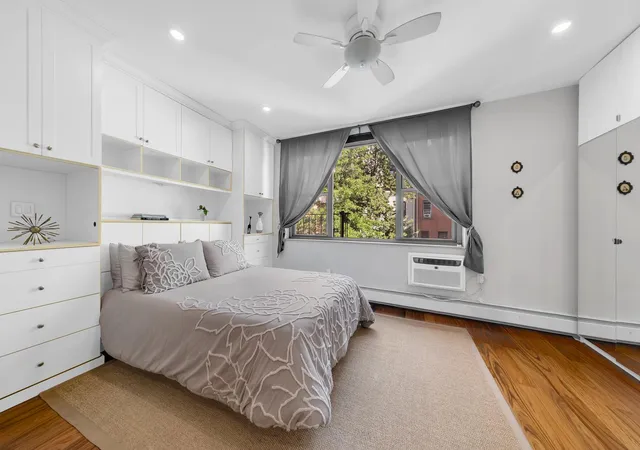 Listing Photo 5 - Condo for sale in building located at 225 W 70Th St, New York City, NY 10023 - Unit #4-B