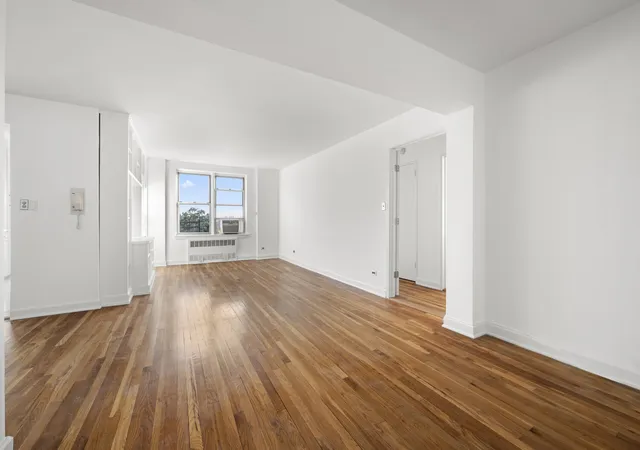 2nd image of 3512 Oxford Ave #6C, New York City, NY 10463 | MLS# RLS20053596