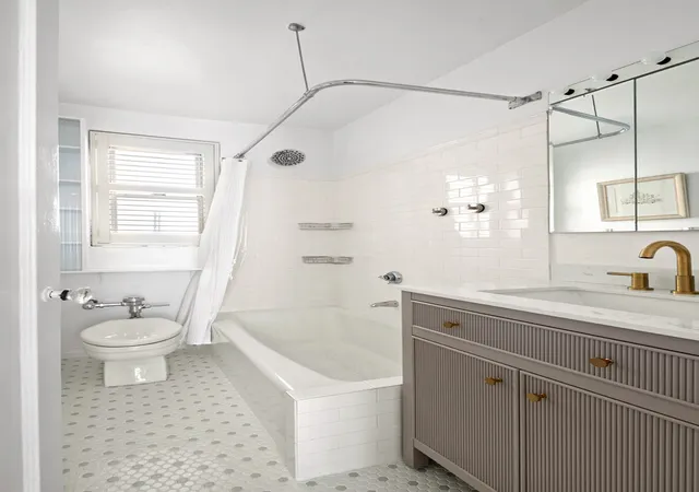Photo 4 of House for sale at 7 E 85Th St #8B, New York, NY 10028 | MLS# RLS20053677 | Listing updated on 2026-02-01