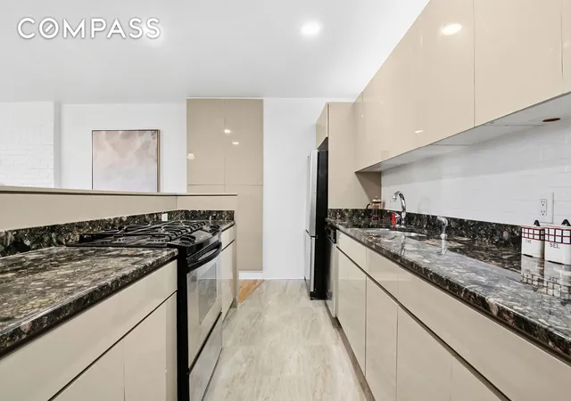 Photo 4 of House for sale at 193 Kane St #4, Brooklyn, NY 11231 | MLS# RLS20052674 | Listing updated on 2025-12-27