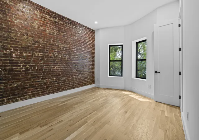 Photo 4 of Single family home for sale at 371 Grant Ave, Brooklyn, NY 11208 | MLS# RLS20054323 | Listing updated on 2025-11-30