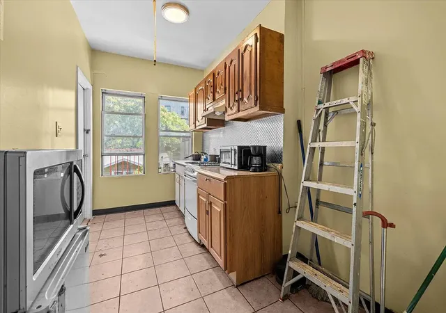 Photo 3 of Multi family home for sale at 3022 Brighton 8th St, Brooklyn, NY 11235 | MLS# RLS20054555 | Listing updated on 2026-03-13