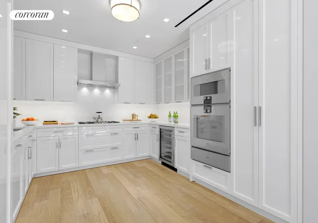 Listing Photo 1 - Condo for sale in building located at 40 E 72Nd St, New York City, NY 10021 - Unit #