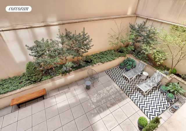 Photo 4 of Condo for sale at 40 E 72nd Street, New York, NY 10021 | MLS# RLS20054715 | Listing updated on 2026-01-05