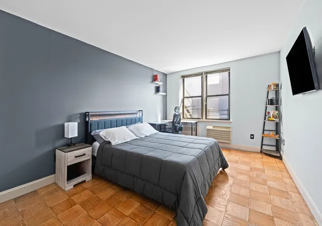 4th image of 1874 Pelham Pkwy S #5B, New York City, NY 10461 | MLS# RLS20054809
