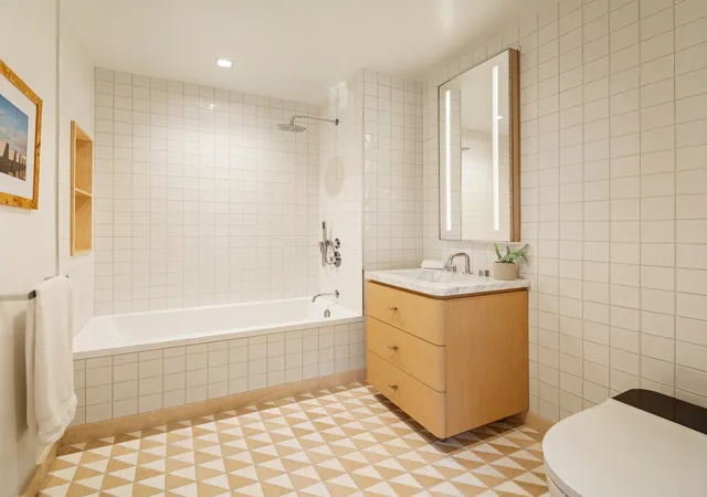 3rd image of 24-01 Queens Plz N #402, New York City, NY 11101 | MLS# RLS20054812