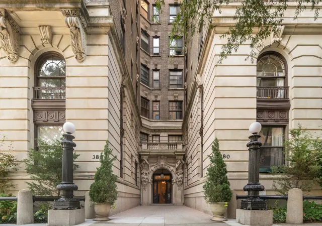 2nd image of 380 Riverside Dr, New York City, NY 10025