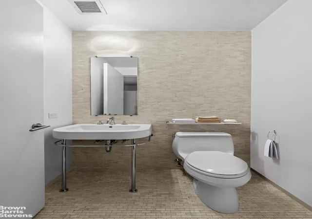 Photo 4 of House for sale at 255 Hudson St #8D, New York, NY 10013 | MLS# RLS20054849 | Listing updated on 2026-04-19