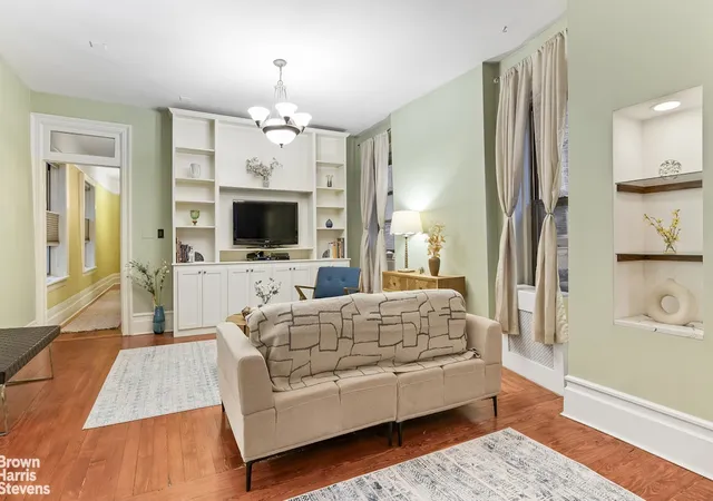 3rd image of 702 W End Ave, New York City, NY 10025