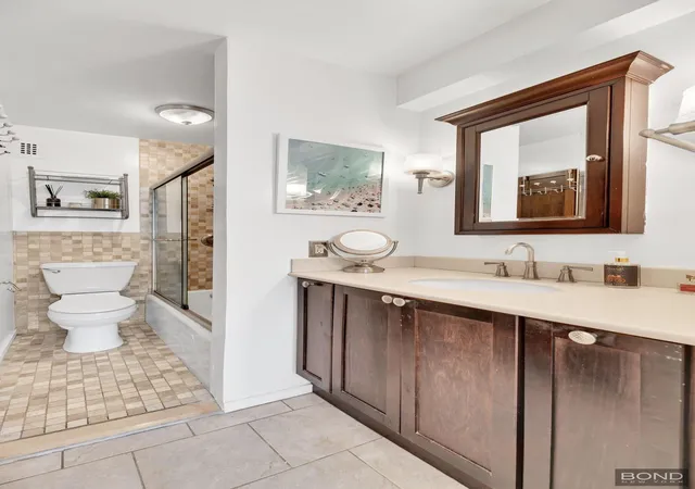 Photo 4 of Sale Pending at 166 E 61st Street #5D, New York, NY 10065 | MLS# RLS20055178 | Listing updated on 2025-12-04