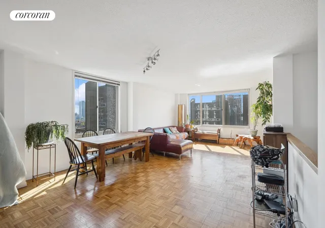 2nd image of 555 Main St #1710, New York, NY 10044 | MLS# RLS20055246