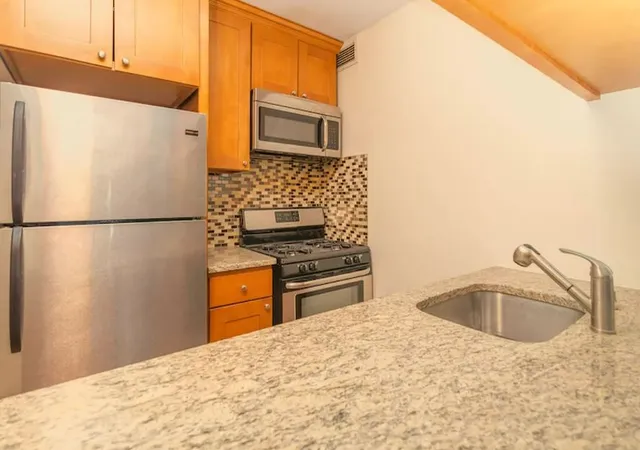 Listing Photo 5 - Condo for sale in building located at 300 Albany St, New York City, NY 10280 - Unit #6G