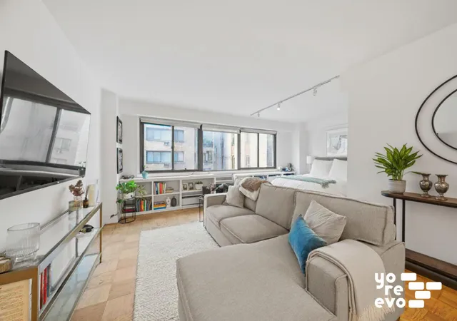 Photo 1 of Condo for sale at 16 W 16th St #11NS, New York, NY 10011 | MLS# RLS20055322 | Listing updated on 2026-01-11