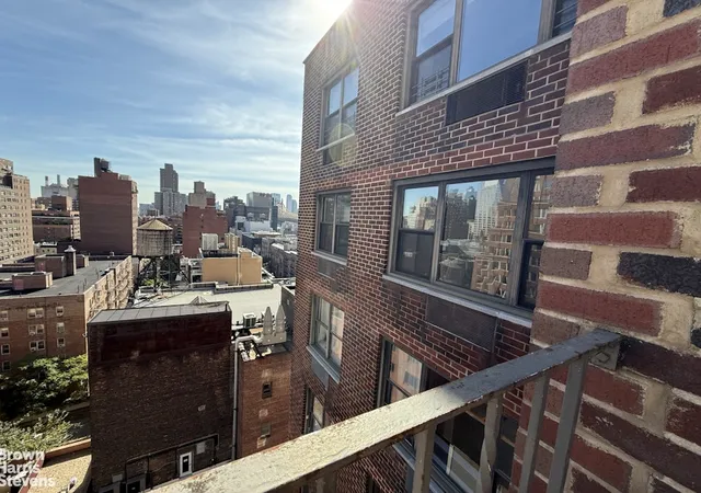 Listing Photo 1 - Condo for sale in building located at 301 E 62Nd St, New York City, NY 10065 - Unit #14AB