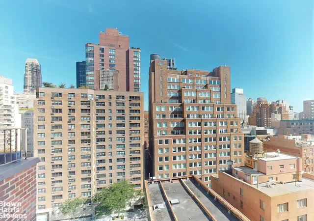 Listing Photo 2 - Condo for sale in building located at 301 E 62Nd St, New York City, NY 10065 - Unit #14AB