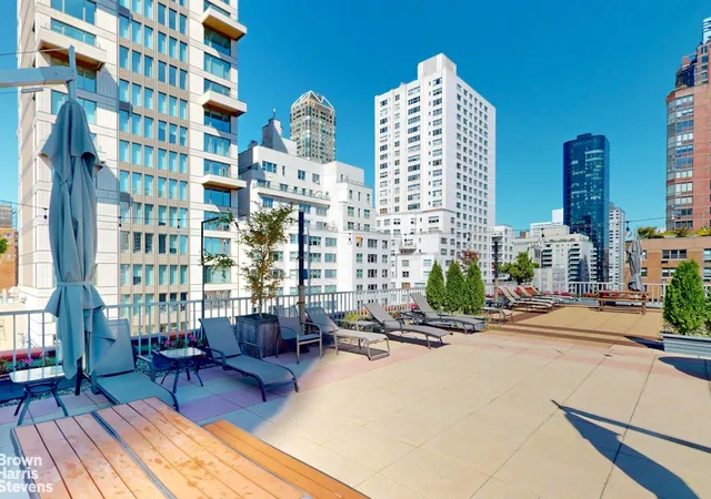 Listing Photo 3 - Condo for sale in building located at 301 E 62Nd St, New York City, NY 10065 - Unit #14AB