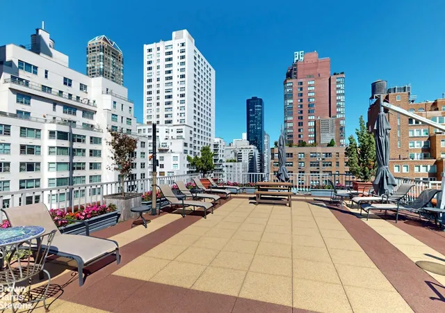 Listing Photo 4 - Condo for sale in building located at 301 E 62Nd St, New York City, NY 10065 - Unit #14AB