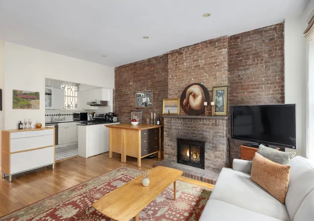Photo 3 of Condo for sale at 204 W 92nd Street #2F, New York, NY 10025 | MLS# RLS20055599 | Listing updated on 2025-12-21