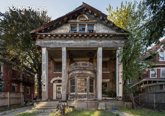 Photo 1 of Single family home for sale at 1000 Ocean Ave, Brooklyn, NY 11226 | MLS# RLS20055728 | Listing updated on 2026-04-19