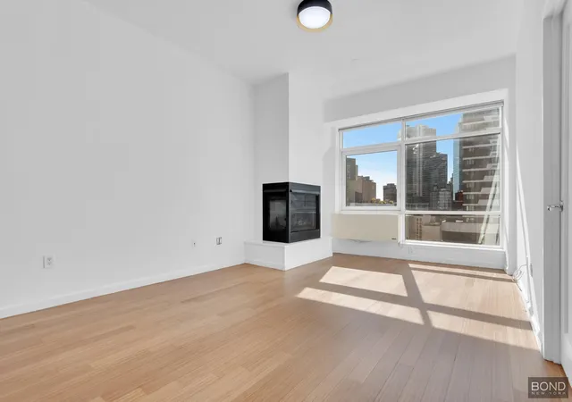 Photo 2 of Condo for sale at 24 15 Queens Plz N #10B, Long Island City, NY 11101 | MLS# RLS20055940 | Listing updated on 2026-02-22