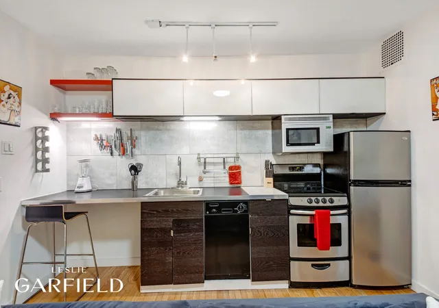8th image of 264 W 73rd St, New York, NY 10023 | MLS# RLS20055944