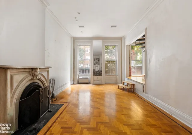 Photo 3 of Single family home for sale at 233 E 35th Street, New York, NY 10016 | MLS# RLS20056155 | Listing updated on 2025-10-23