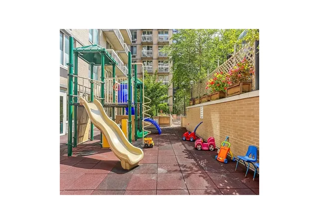 3rd image of 170 E 87Th St #E14A, New York, NY 10128 | MLS# RLS20056205