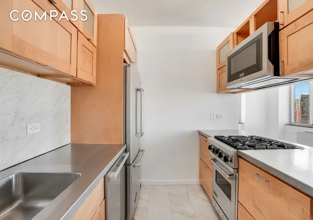 Photo 4 of Sale Pending at 360 E 88th Street #33B, New York City, NY 10128 | MLS# RLS20056467 | Listing updated on 2026-07-30