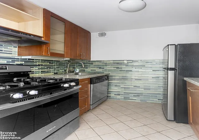 Photo 3 of House for sale at 10 Christopher St #5C, New York, NY 10014 | MLS# RLS20056548 | Listing updated on 2026-02-05