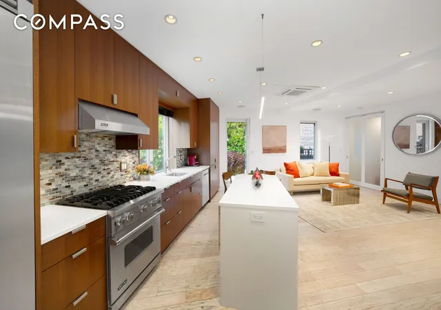 Photo 2 of House for sale at 314 E 41St St #PH2B, New York, NY 10017 | MLS# RLS20056674 | Listing updated on 2025-12-13