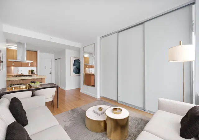 Photo 4 of House for sale at 450 W 17th Street #1118, New York, NY 10011 | MLS# RLS20056814 | Listing updated on 2025-12-26