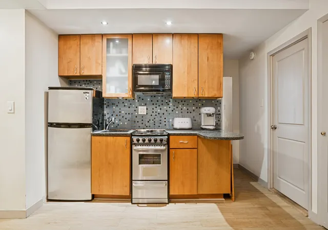 3rd image of 150 W 51St St #151, New York, NY 10019 | MLS# RLS20056841